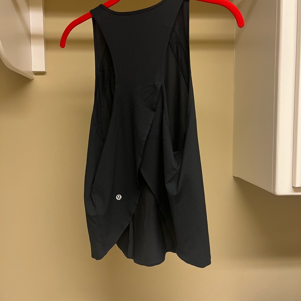 Bundle Lululemon Tanks - Picture 3 of 11